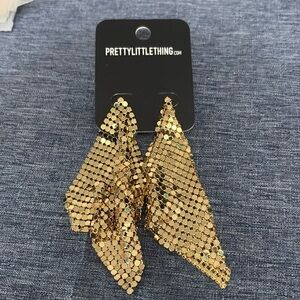 NIP PrettyLittleThing Gold Chainmail Statement Earrings